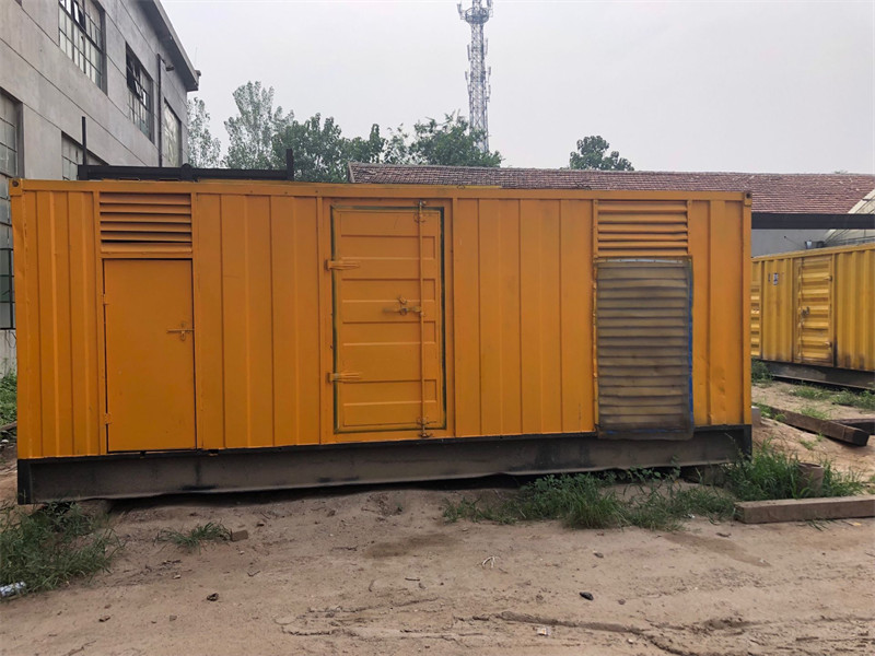 玉门发电机出租进行负载测试时，电瓶电量不足的具体判断标准是什么？